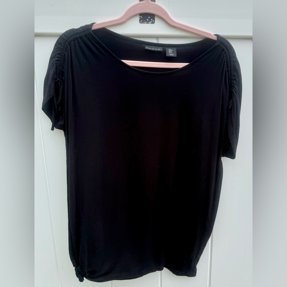 Tahari Brand Women’s Top, Black. Size Medium.  NWOT.  Short Sleeves.